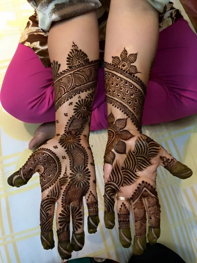 Stylish Mehndi Design