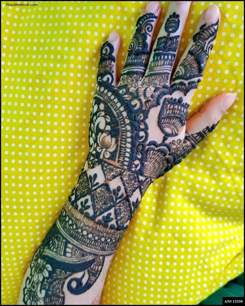 Stylish Mehndi Design