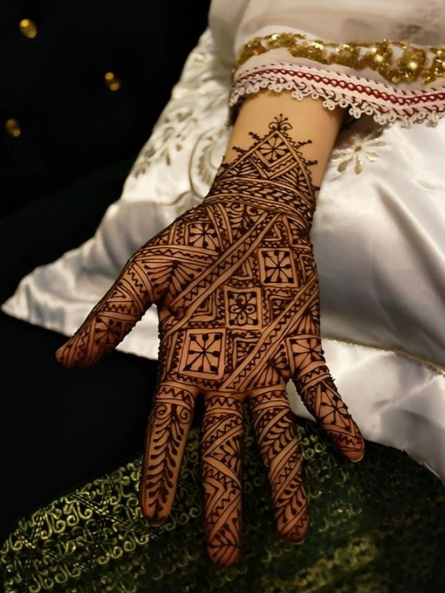 Stylish Mehndi Design
