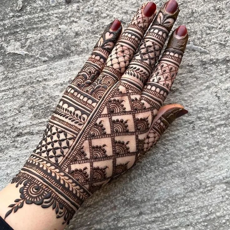 Stylish Mehndi Design