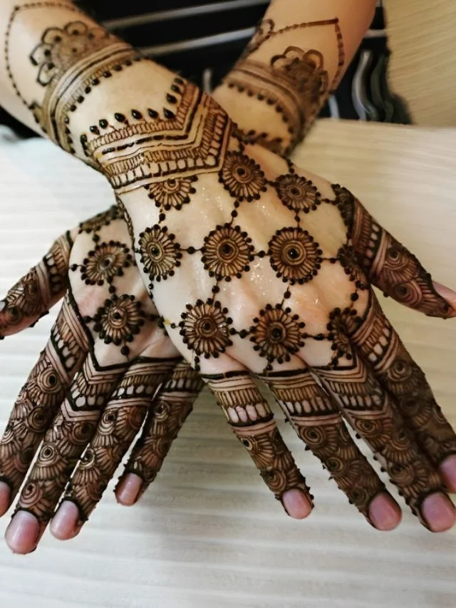 Stylish Mehndi Design