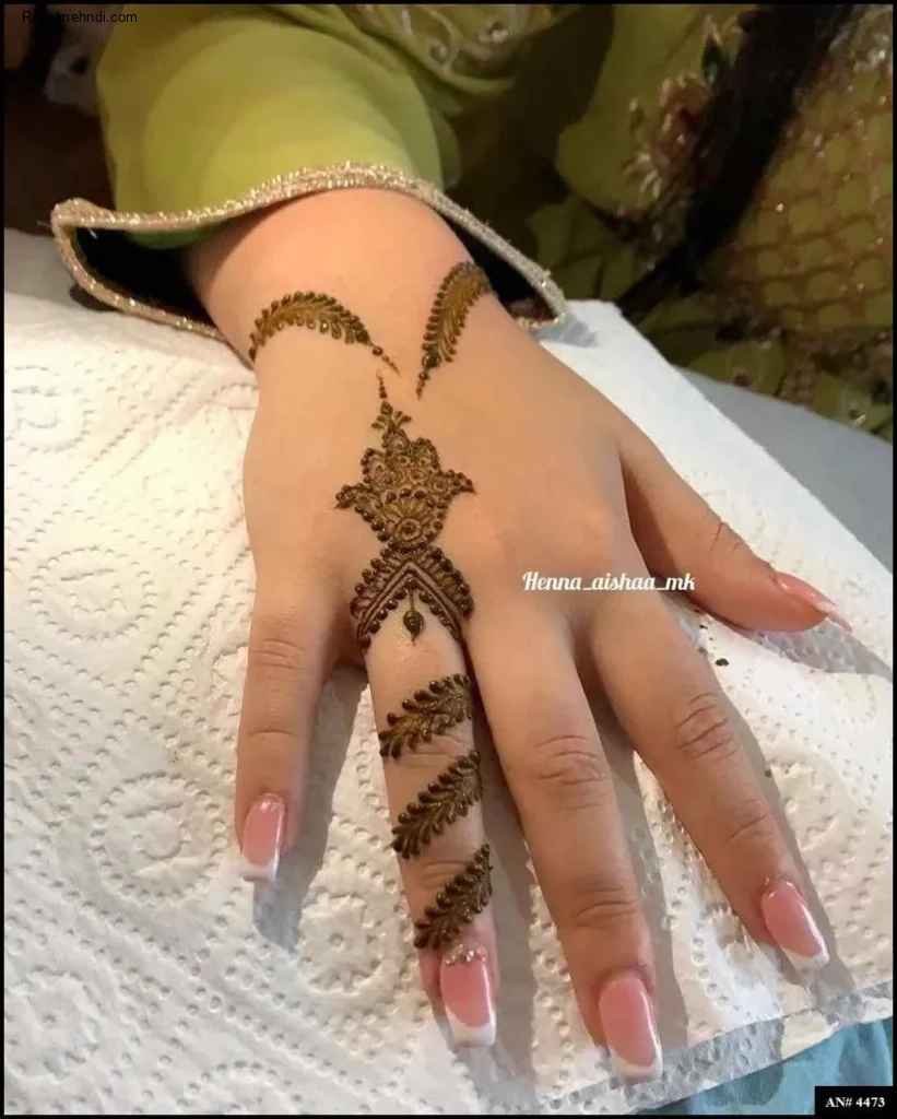 Stylish Mehndi Design