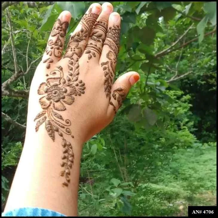 Stylish Mehndi Design