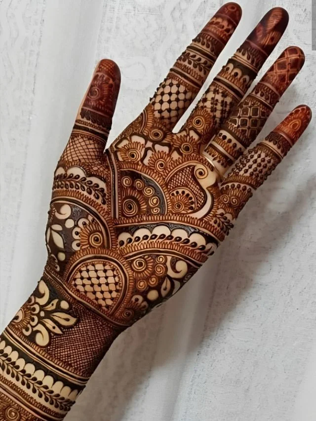 Stylish Mehndi Design