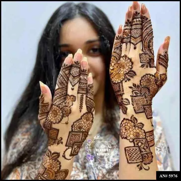 Stylish Mehndi Design
