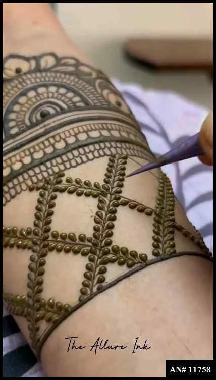 Stylish Mehndi Design
