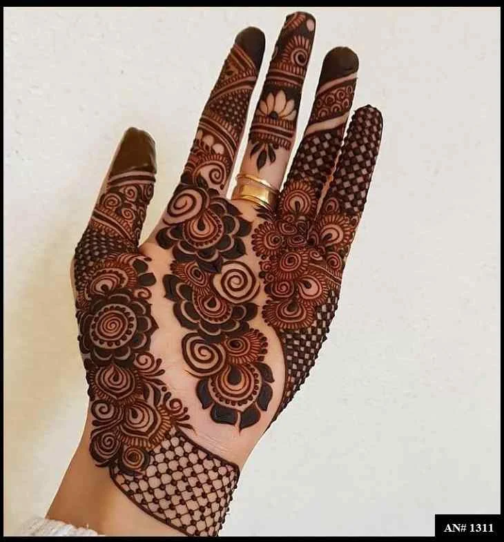 Stylish Mehndi Design