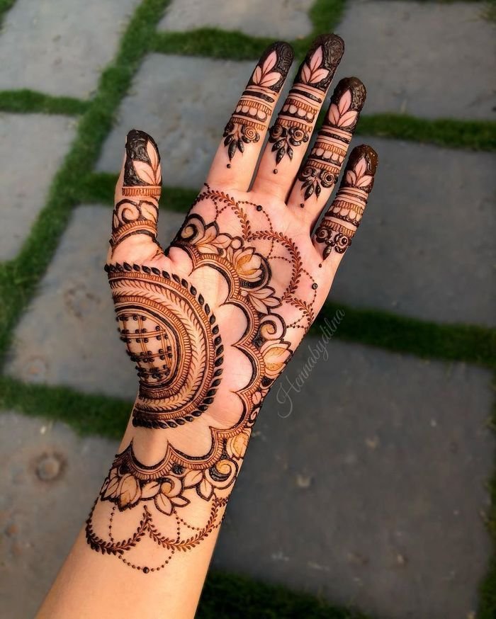Stylish Mehndi Design
