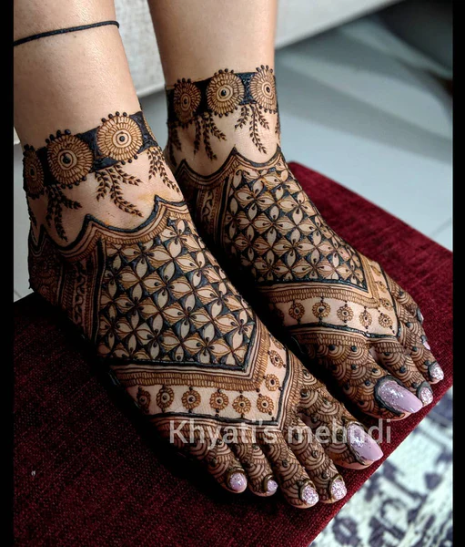 foot mehndi design