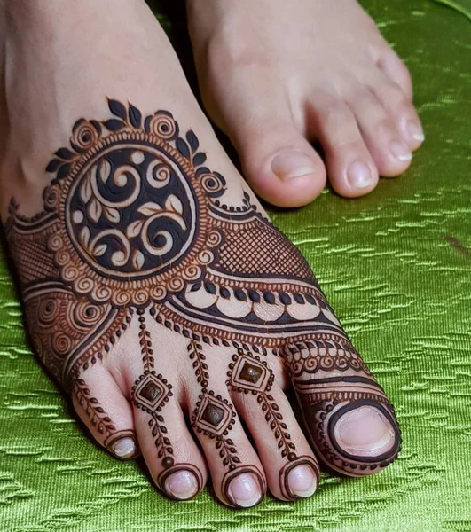 foot mehndi design