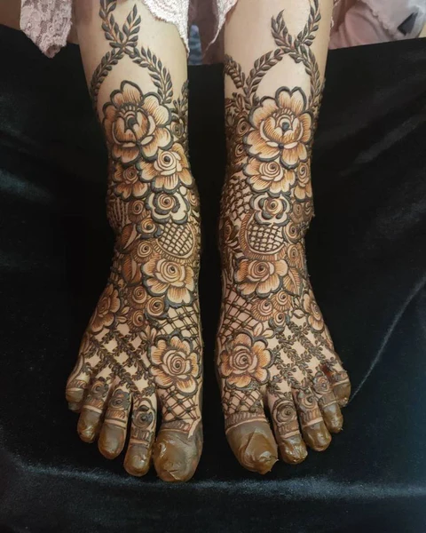 foot mehndi design