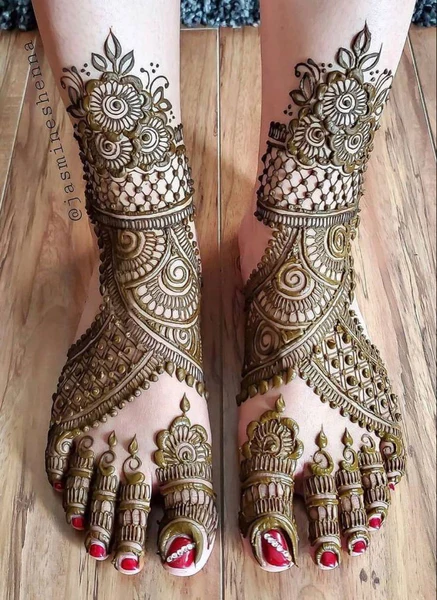 foot mehndi design