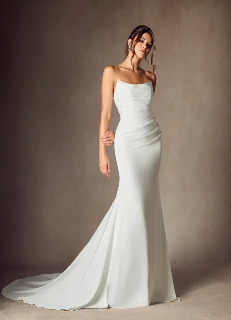 Diamond White Mermaid Strapless Crepe Back Satin Dress With Classic Elegance