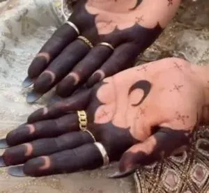 Moon Mehndi Design idea