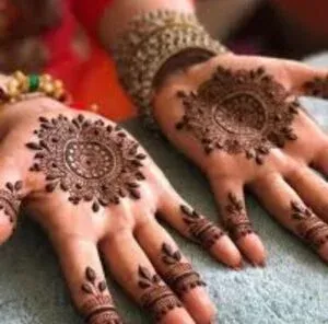 Minimal Mehndi Design idea