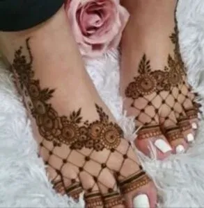 Leg Mehndi Design idea