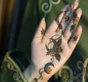 Moon Mehndi Design idea