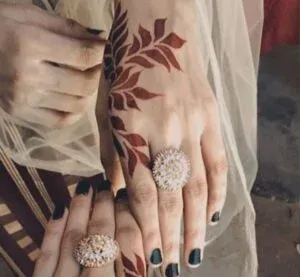 Moon Mehndi Design idea