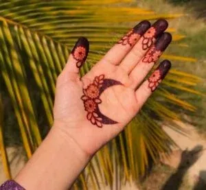 Moon Mehndi Design idea
