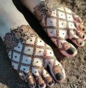 Leg Mehndi Design idea