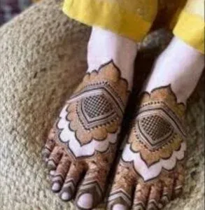 Leg Mehndi Design idea