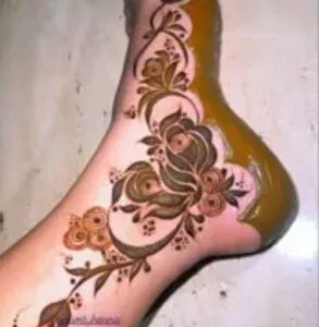 Leg Mehndi Design idea