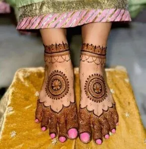 Leg Mehndi Design idea