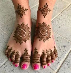 Leg Mehndi Design idea