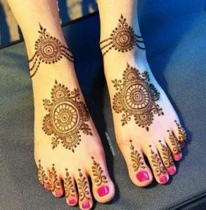 Leg Mehndi Design idea