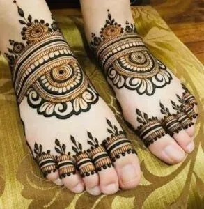 Leg Mehndi Design idea