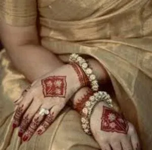 Minimal Mehndi Design idea
