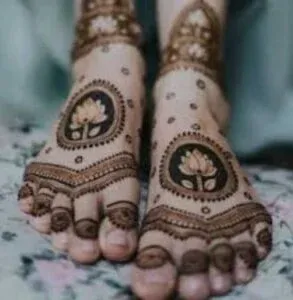 Leg Mehndi Design idea