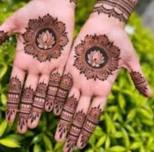 Minimal Mehndi Design idea
