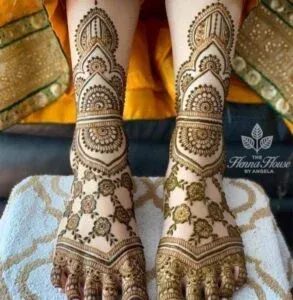 Leg Mehndi Design idea
