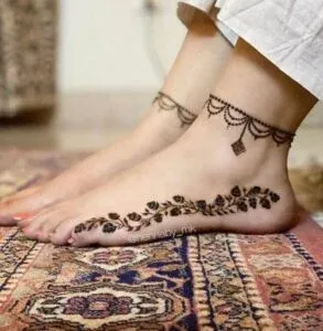 Leg Mehndi Design idea