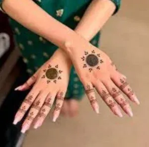 Minimal Mehndi Design idea
