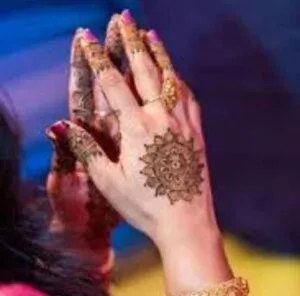 Minimal Mehndi Design idea