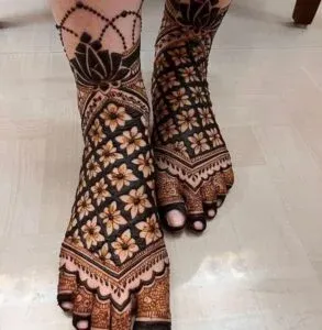 Leg Mehndi Design idea