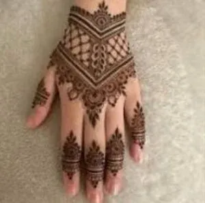 Minimal Mehndi Design idea