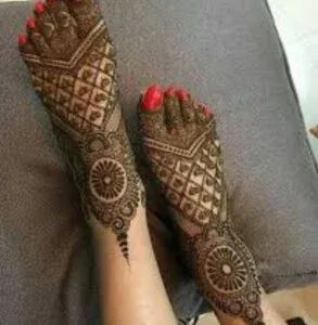 Leg Mehndi Design idea
