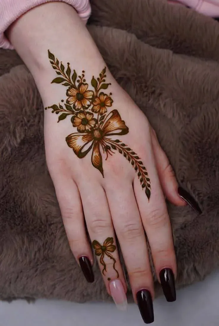Upper Hand Mehndi Design idea