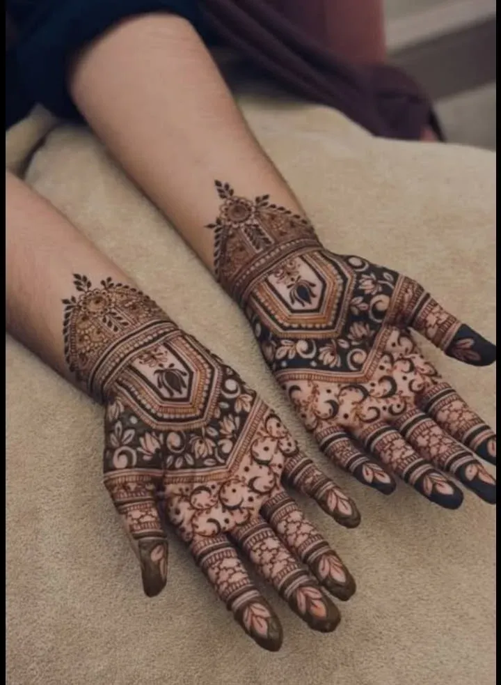 Royal Front Hand Mehndi Design idea