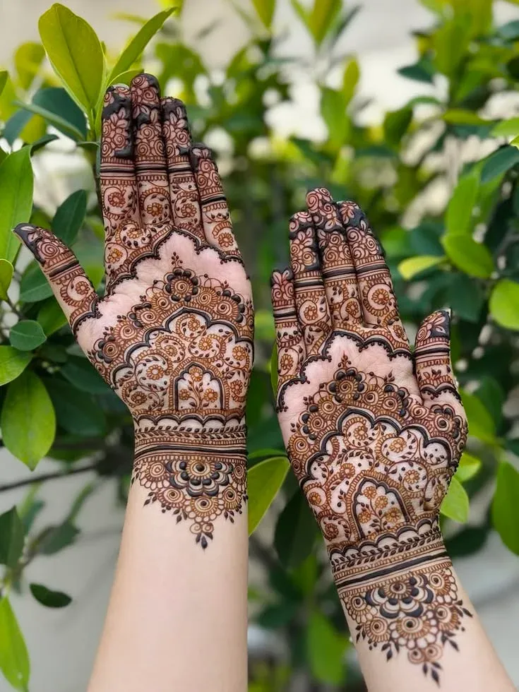 Royal Front Hand Mehndi Design idea