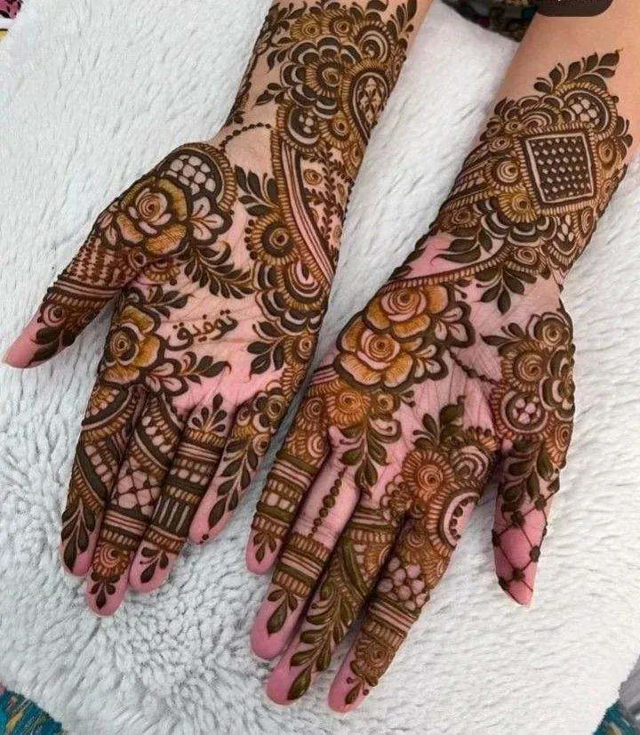 Easy and Beautiful Mehndi Design idea