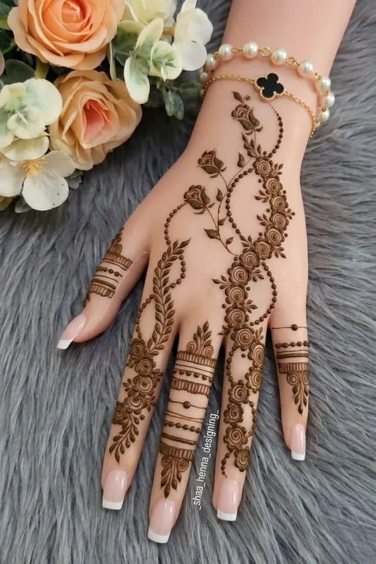 Upper Hand Mehndi Design idea