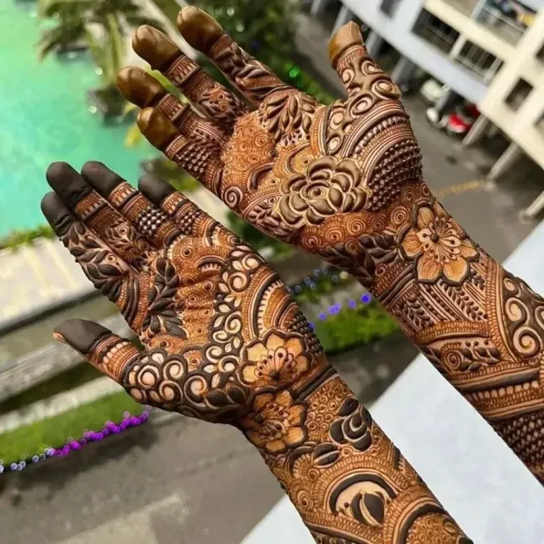 Rabeeca Khan Mehndi Design idea