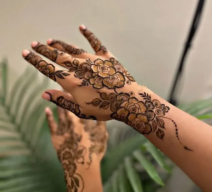 Easy and Beautiful Mehndi Design idea