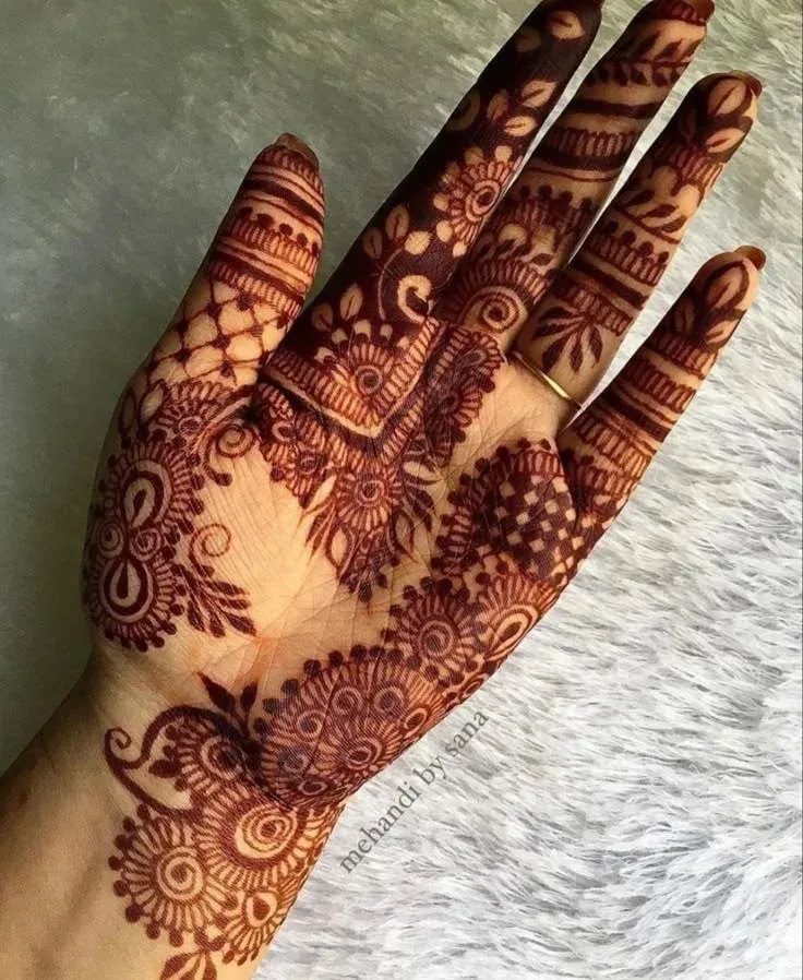 Easy and Beautiful Mehndi Design idea