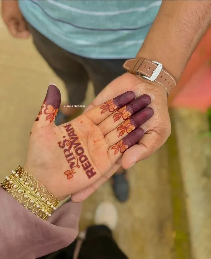 Simple Mehndi Design With Name idea