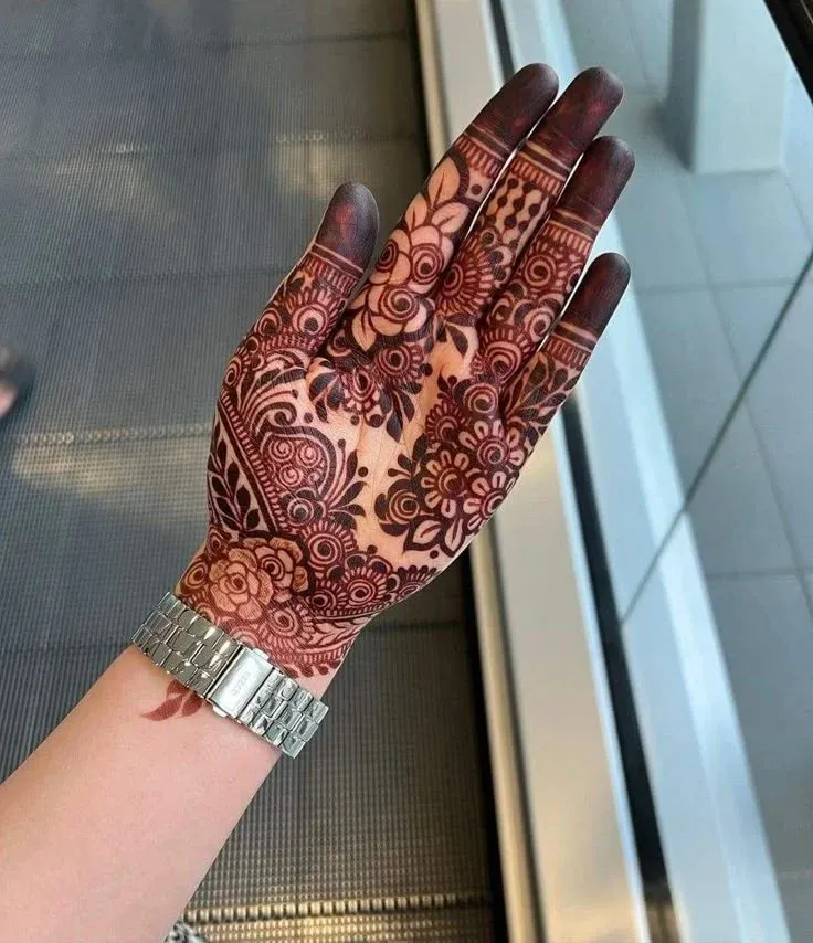 Easy and Beautiful Mehndi Design idea